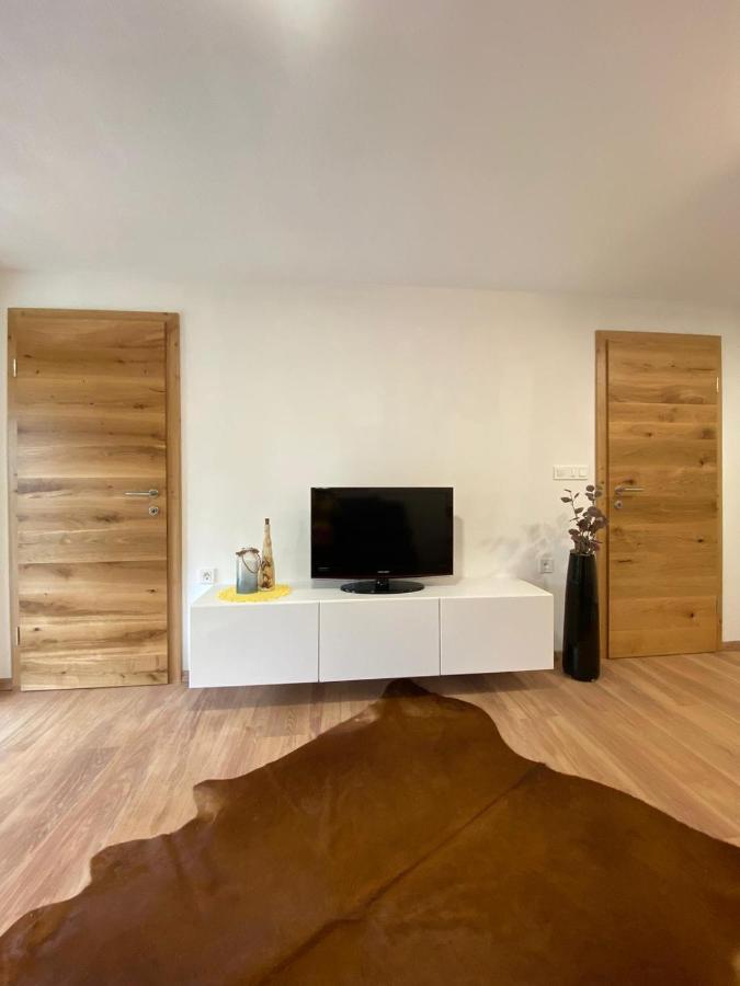Apartma Lupis Apartment Podvolovljek Ngoại thất bức ảnh