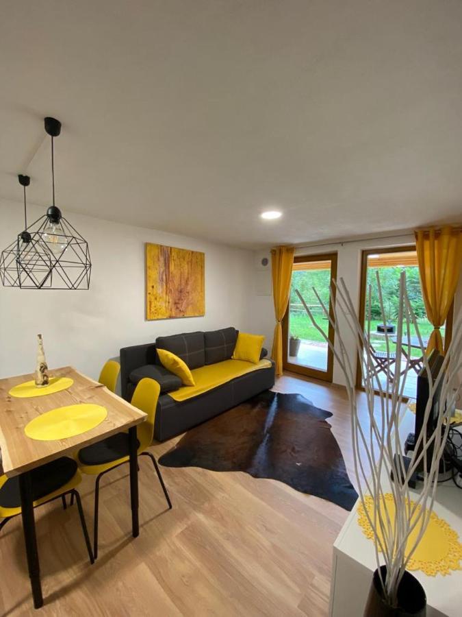 Apartma Lupis Apartment Podvolovljek Ngoại thất bức ảnh